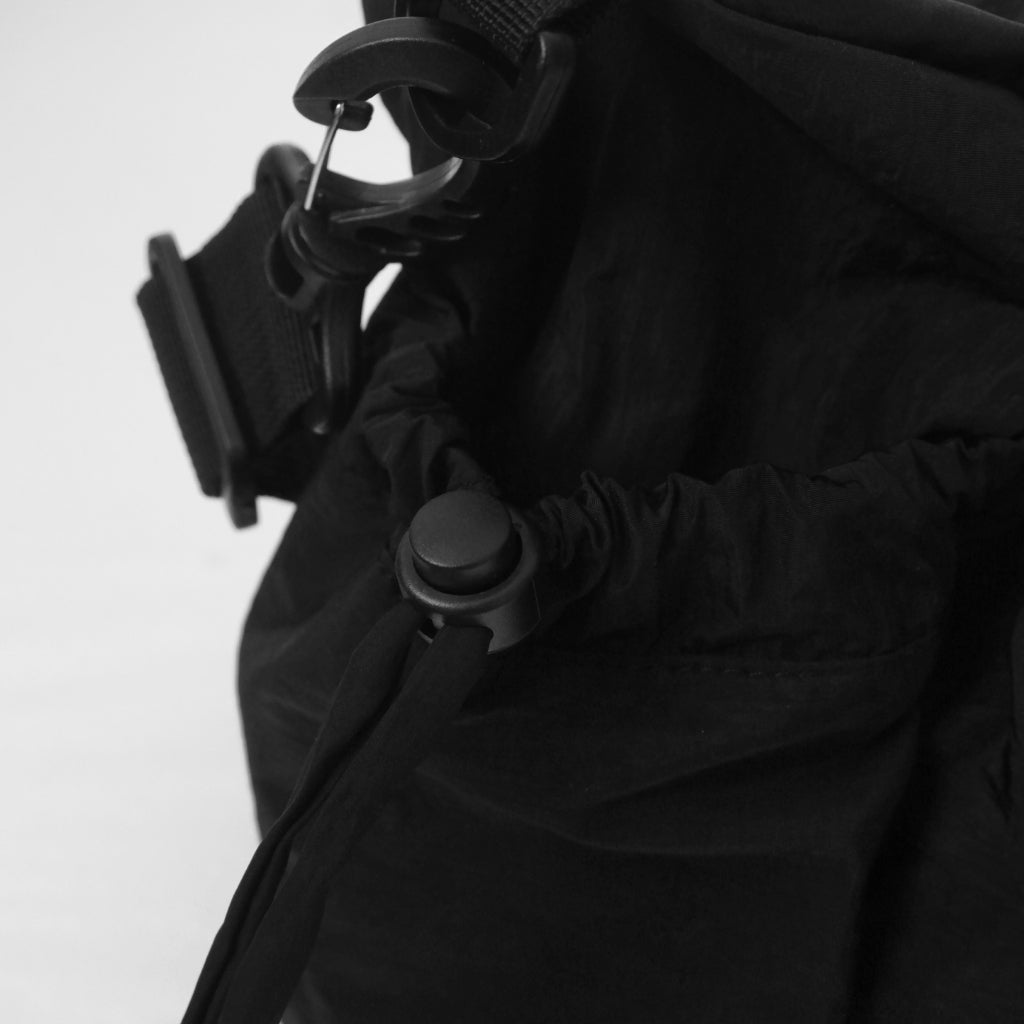 PEANUT STAIN - Hiding Peanut Black Sling Bag