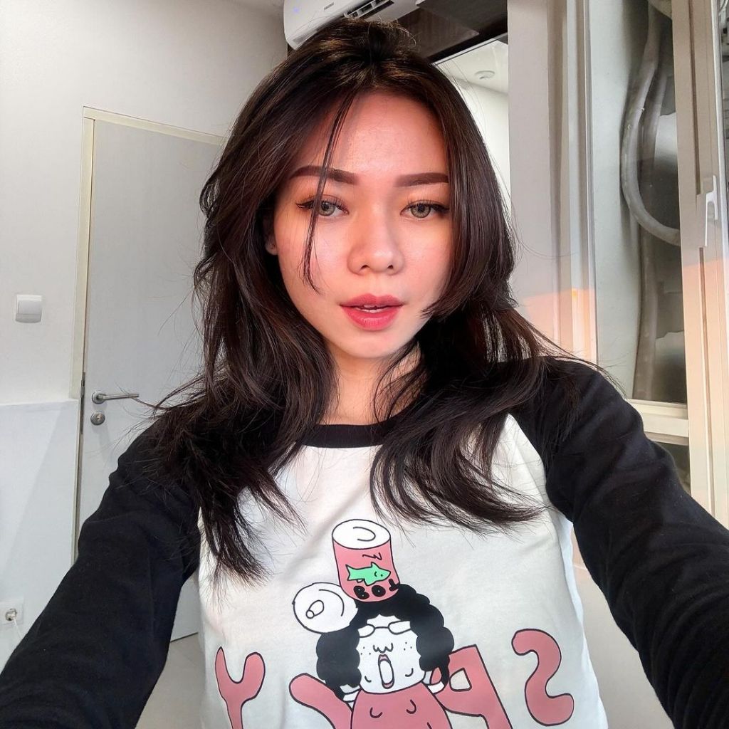 PEANUT STAIN - Spicy Raglan Black Crop Top Tshirt