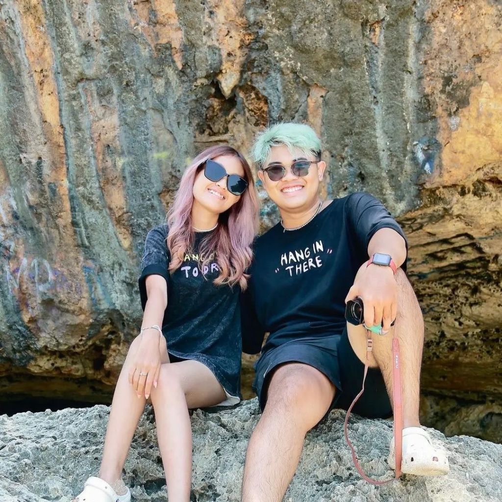 PEANUT STAIN - Hang in There Black Oversized Tshirt