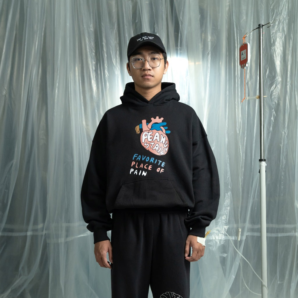 PEANUT STAIN - Internal conflict heart black boxy oversized hoodie