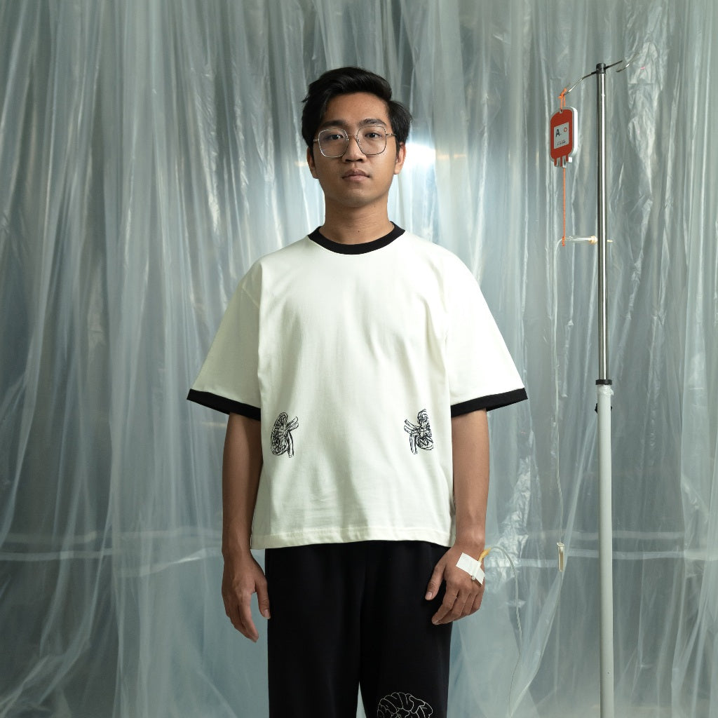PEANUT STAIN - Internal conflict kidney ringer ivory boxy oversized tshirt