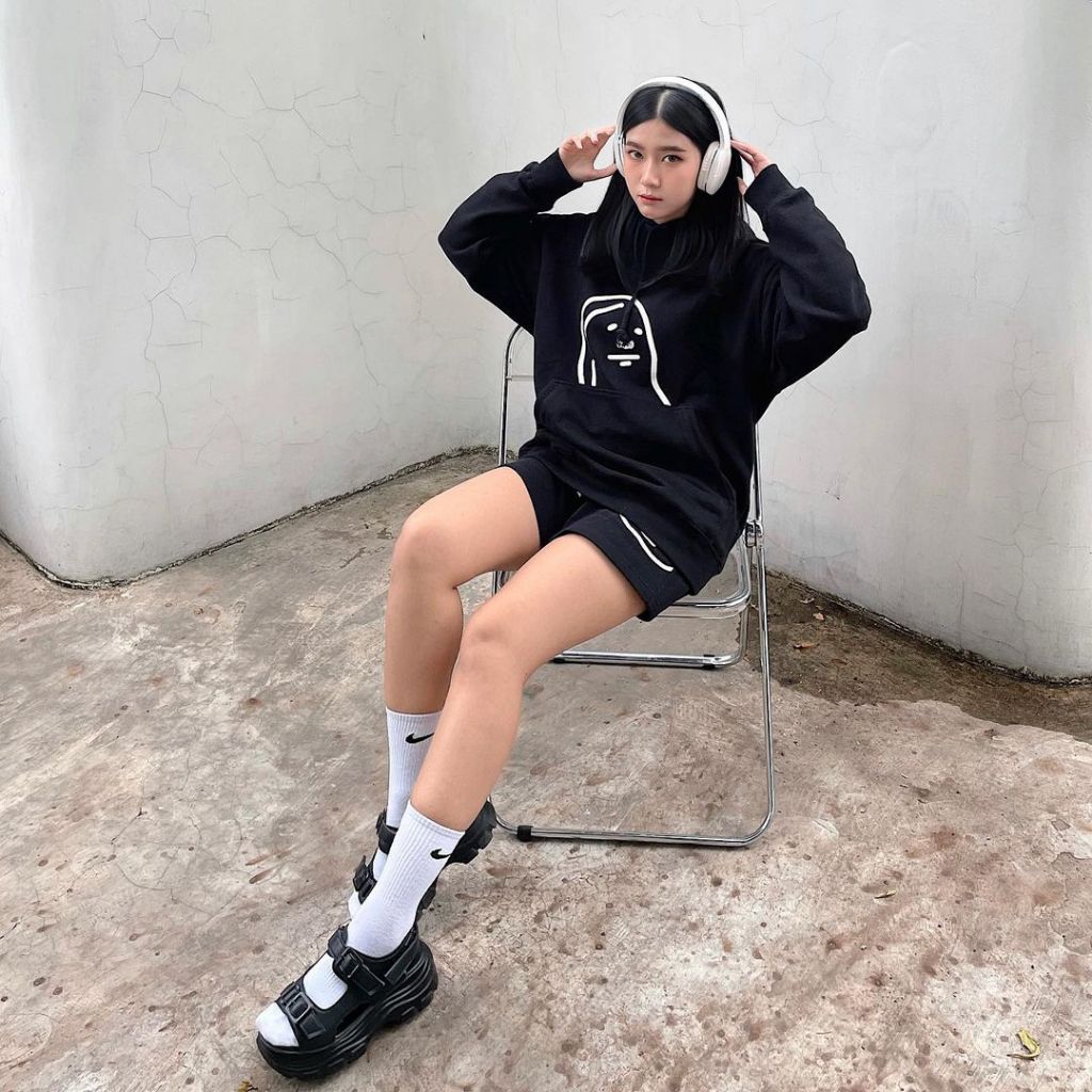 PEANUT STAIN - Hiding Peanut Oversized Hoodie