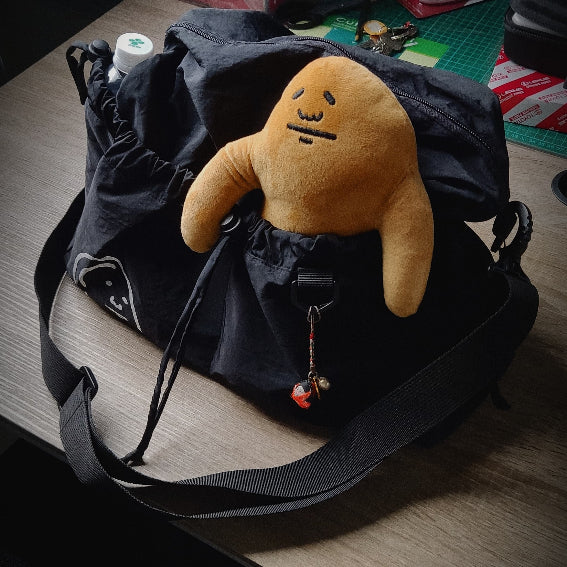PEANUT STAIN - Hiding Peanut Black Sling Bag