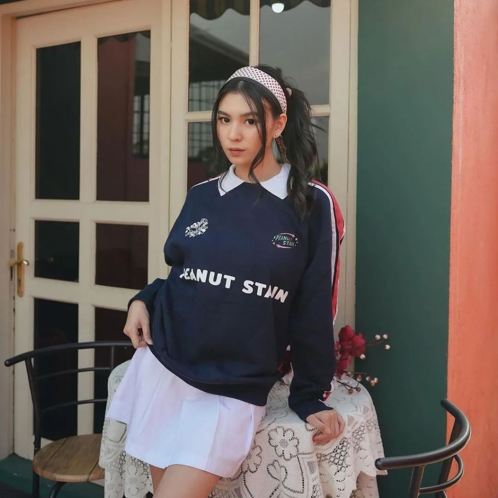 PEANUT STAIN - White Red Striped Arm Navy Oversized Crewneck