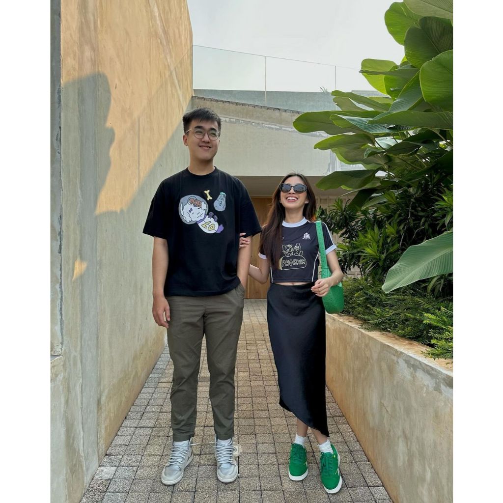 PEANUT STAIN - Feels Like FLoating Black Wide Shoulder Oversized Tshirt