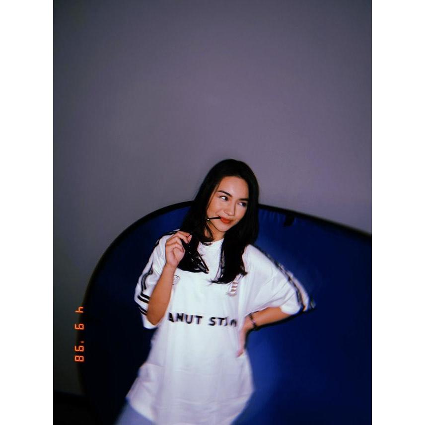PEANUT STAIN - 4 Stripes Arm Ivory Oversized Tshirt