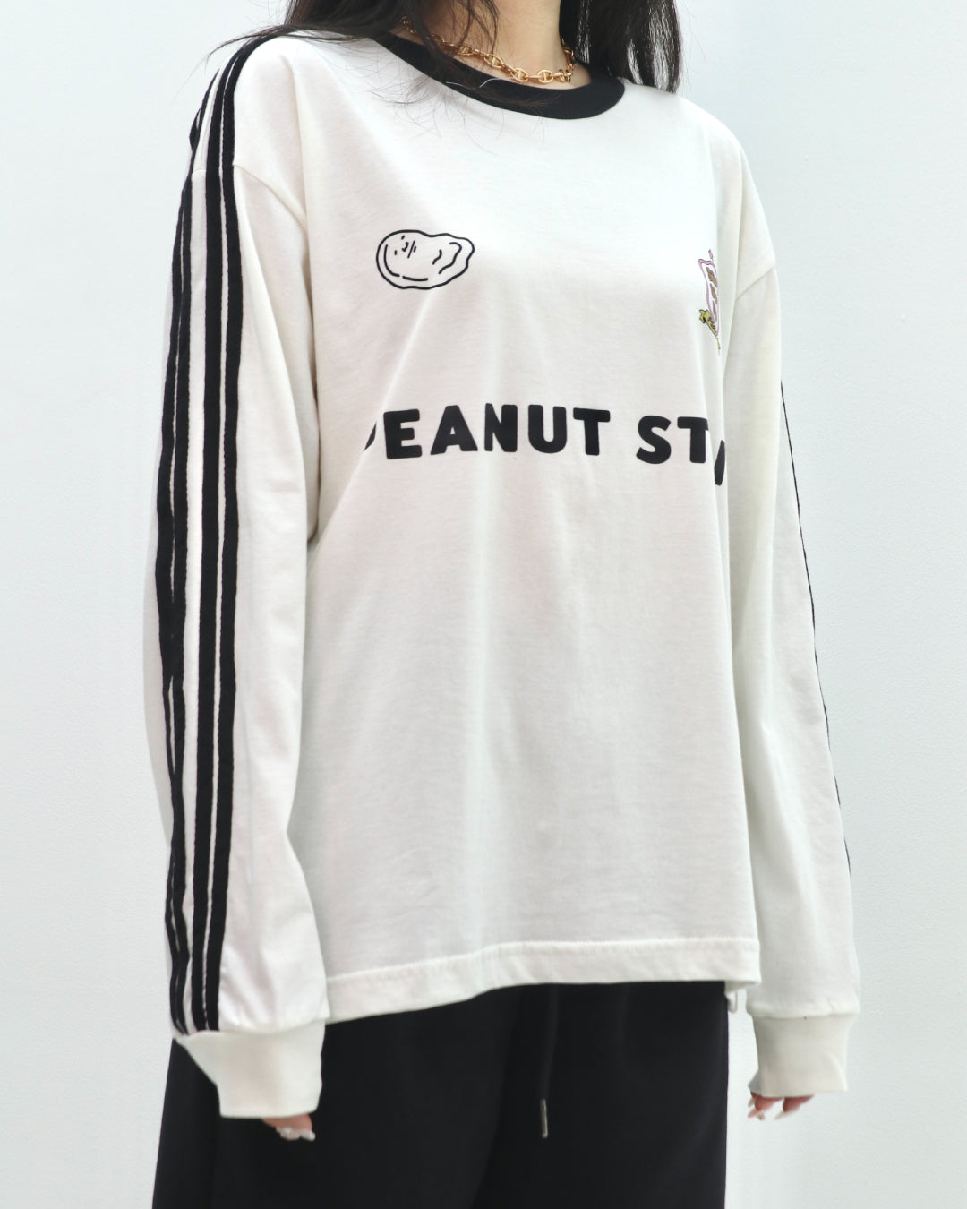PEANUT STAIN - 4 Stripes Arm Ivory Boxy Long Sleeve Tshirt